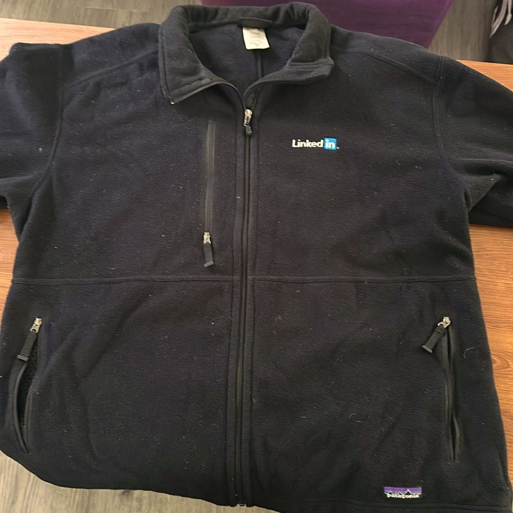 Excellent condition. Barely worn. LinkedIn patagoina fleece jacket